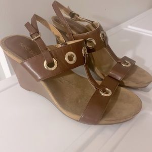 Nine West brown wedges